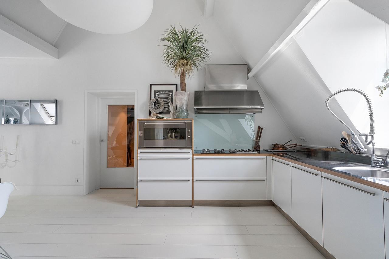 150 m² Penthouse with Rooftop Terrace - Image 12