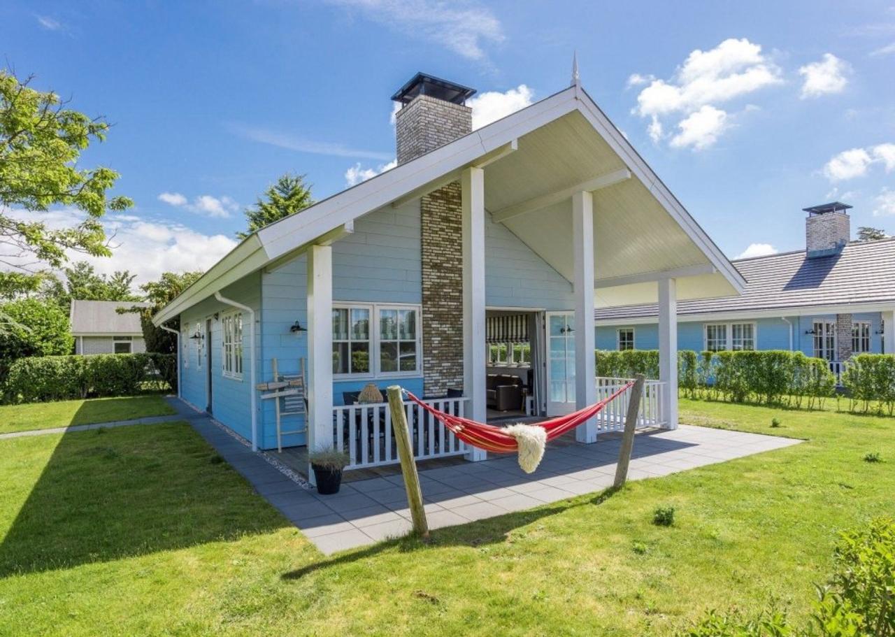 Furnished bungalow with garden near dunes - Image 1
