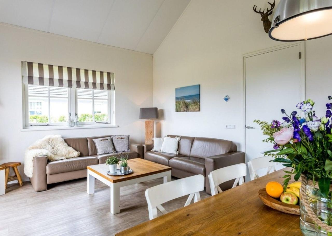 Furnished bungalow with garden near dunes - Image 2