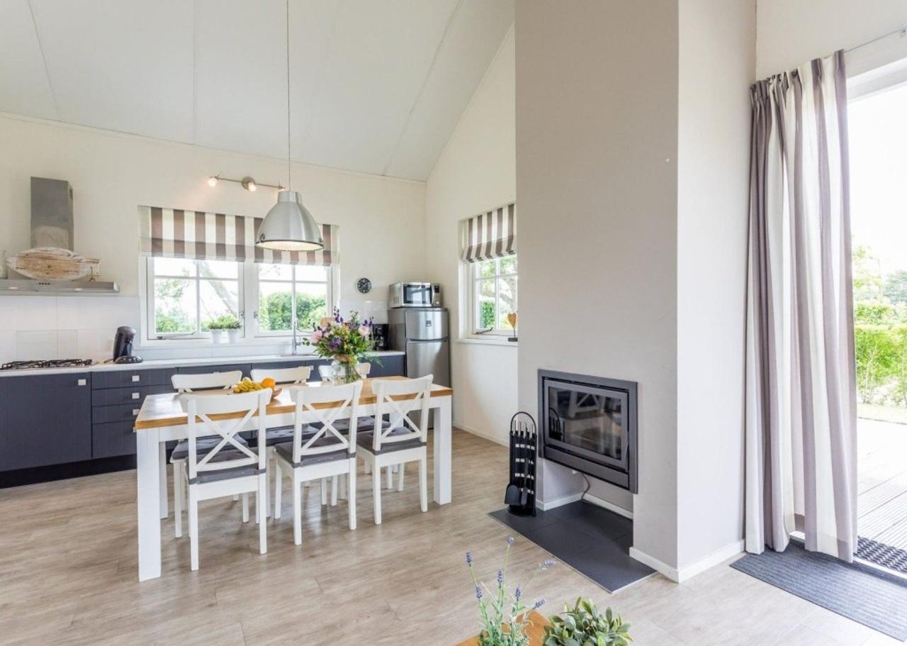 Furnished bungalow with garden near dunes - Image 4