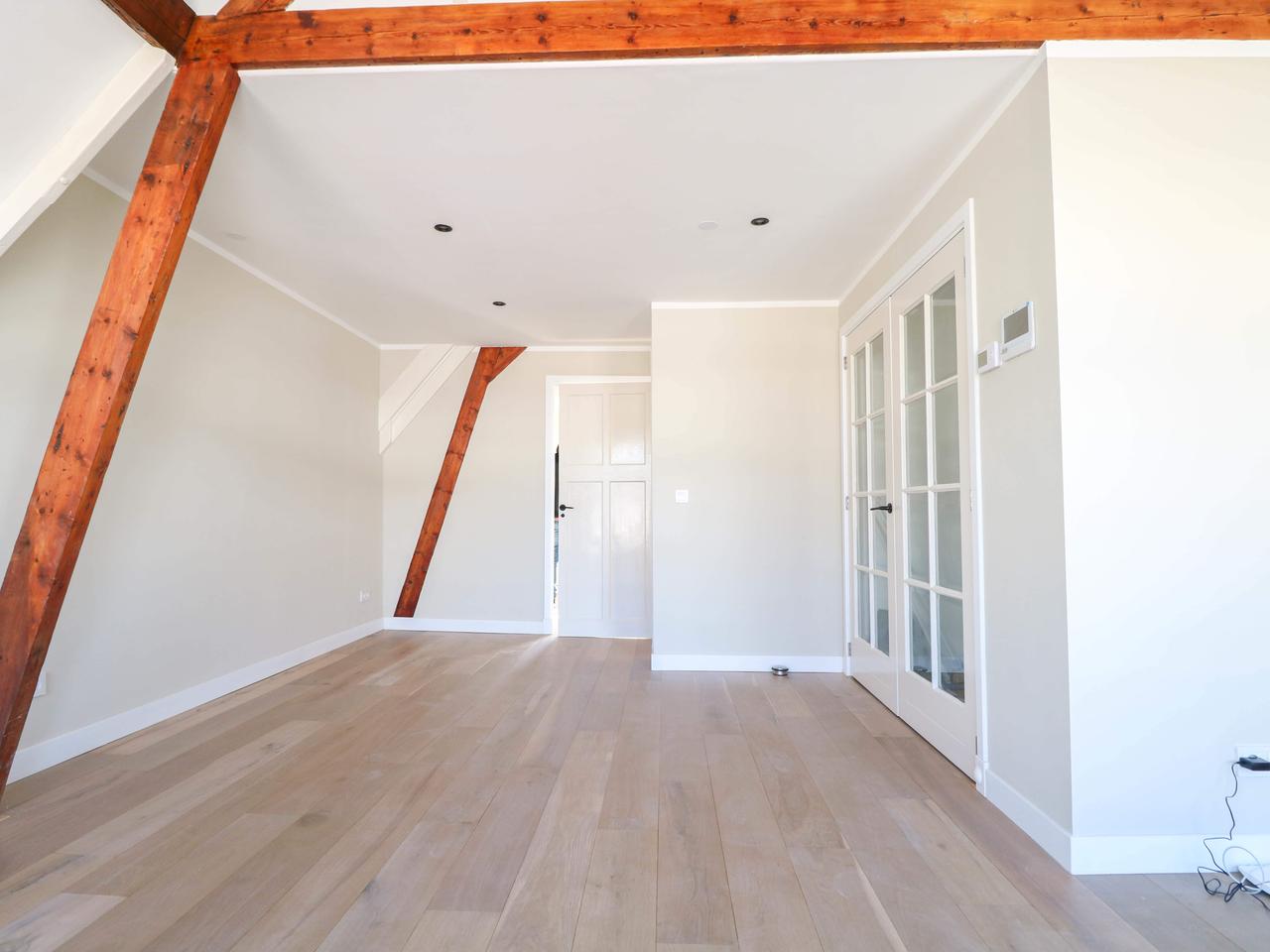 65 m² apartment with private balcony - Image 3
