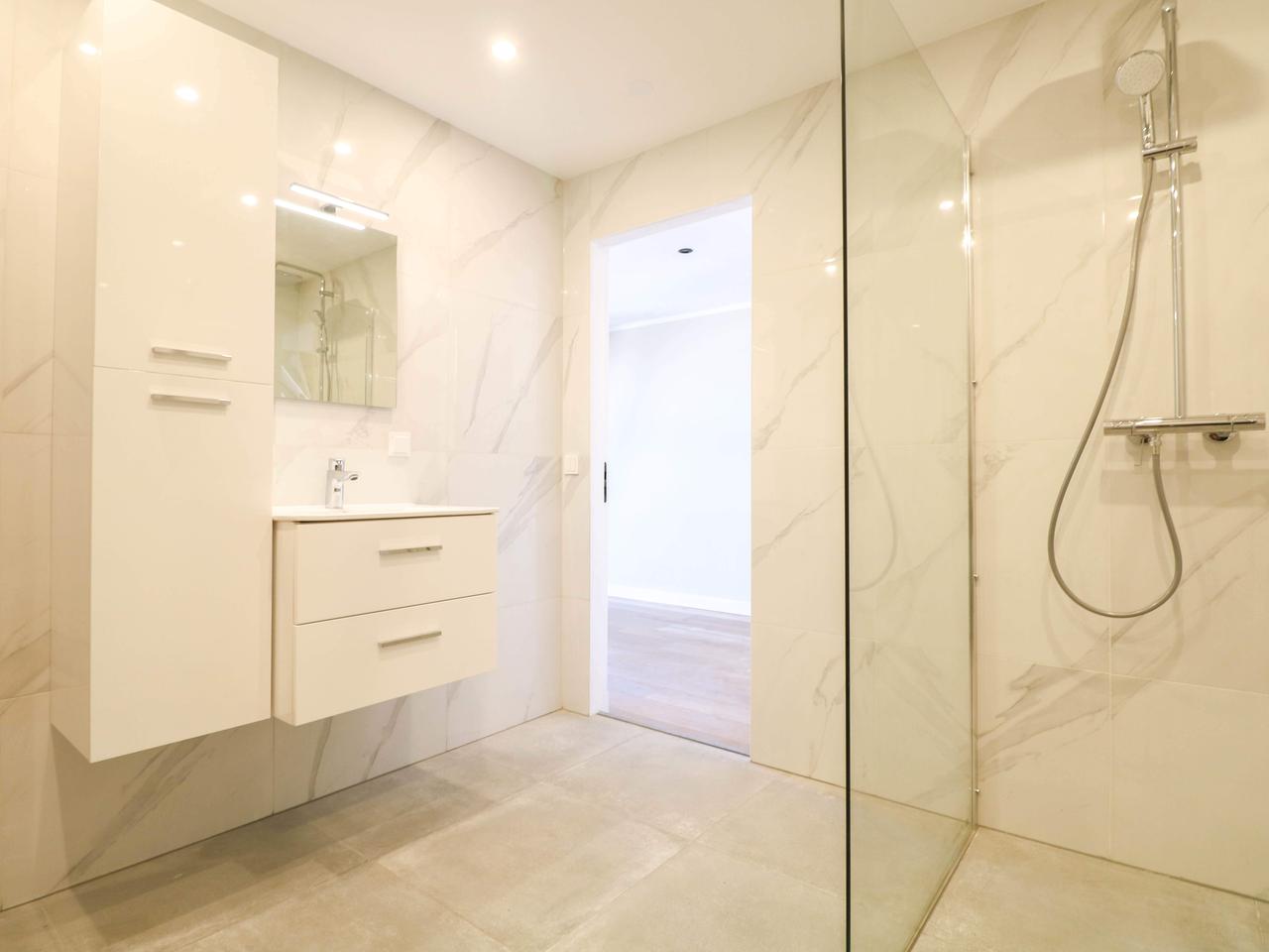 65 m² apartment with private balcony - Image 6