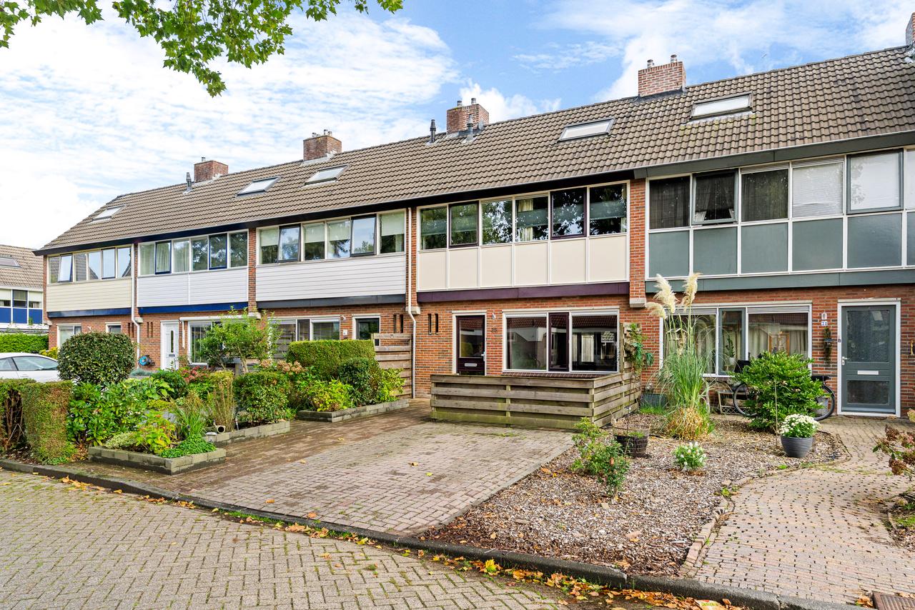 134 m² tussenwoning met 4 slaapkamers - Afbeelding 1