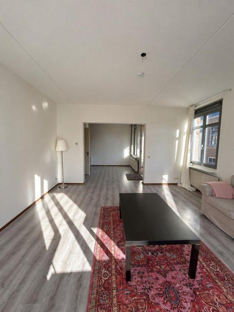 64 m² appartement met balkon in hartje Groningen - Afbeelding 2