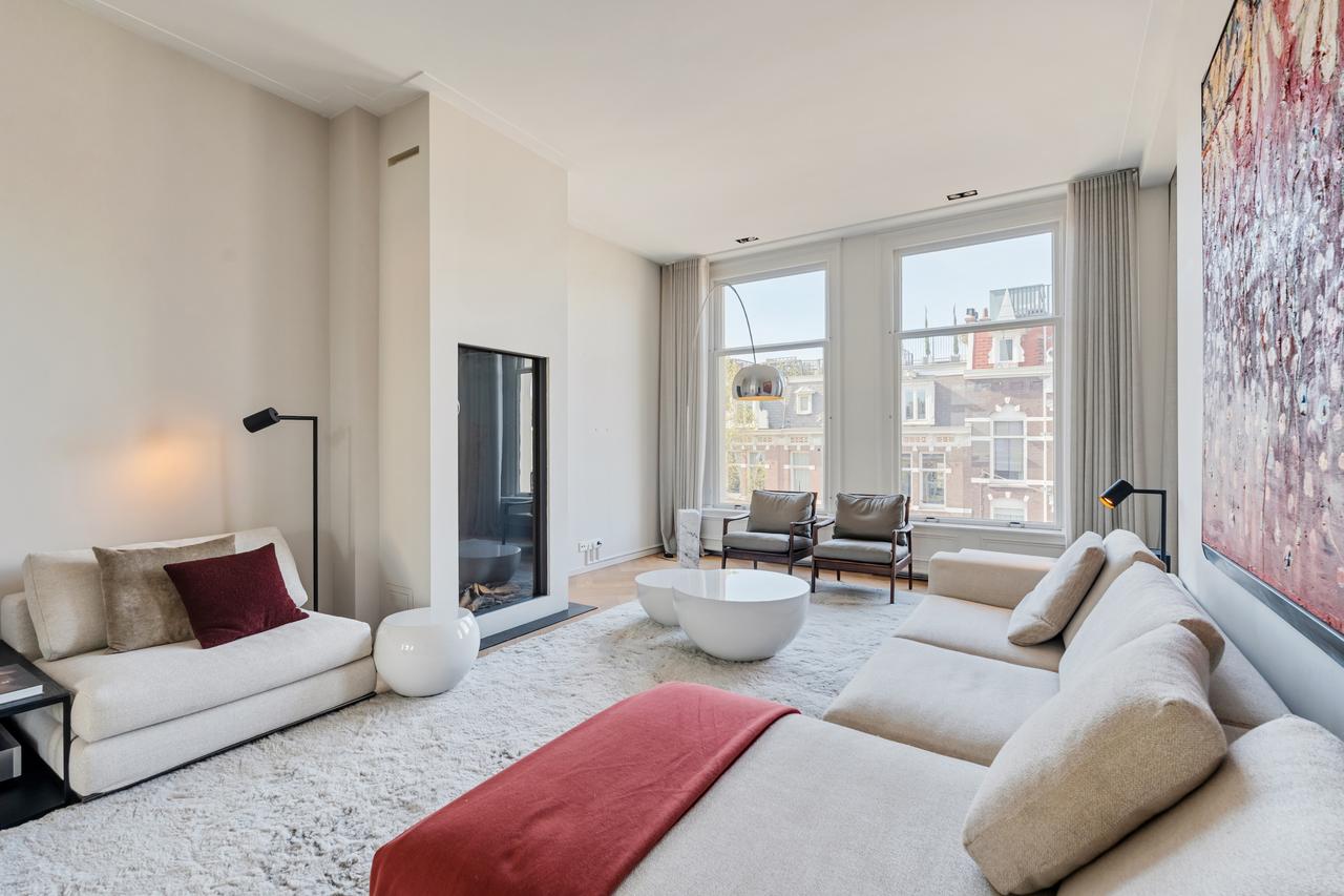 Furnished 4-Bedroom Apartment with Roof Terrace - Image 2