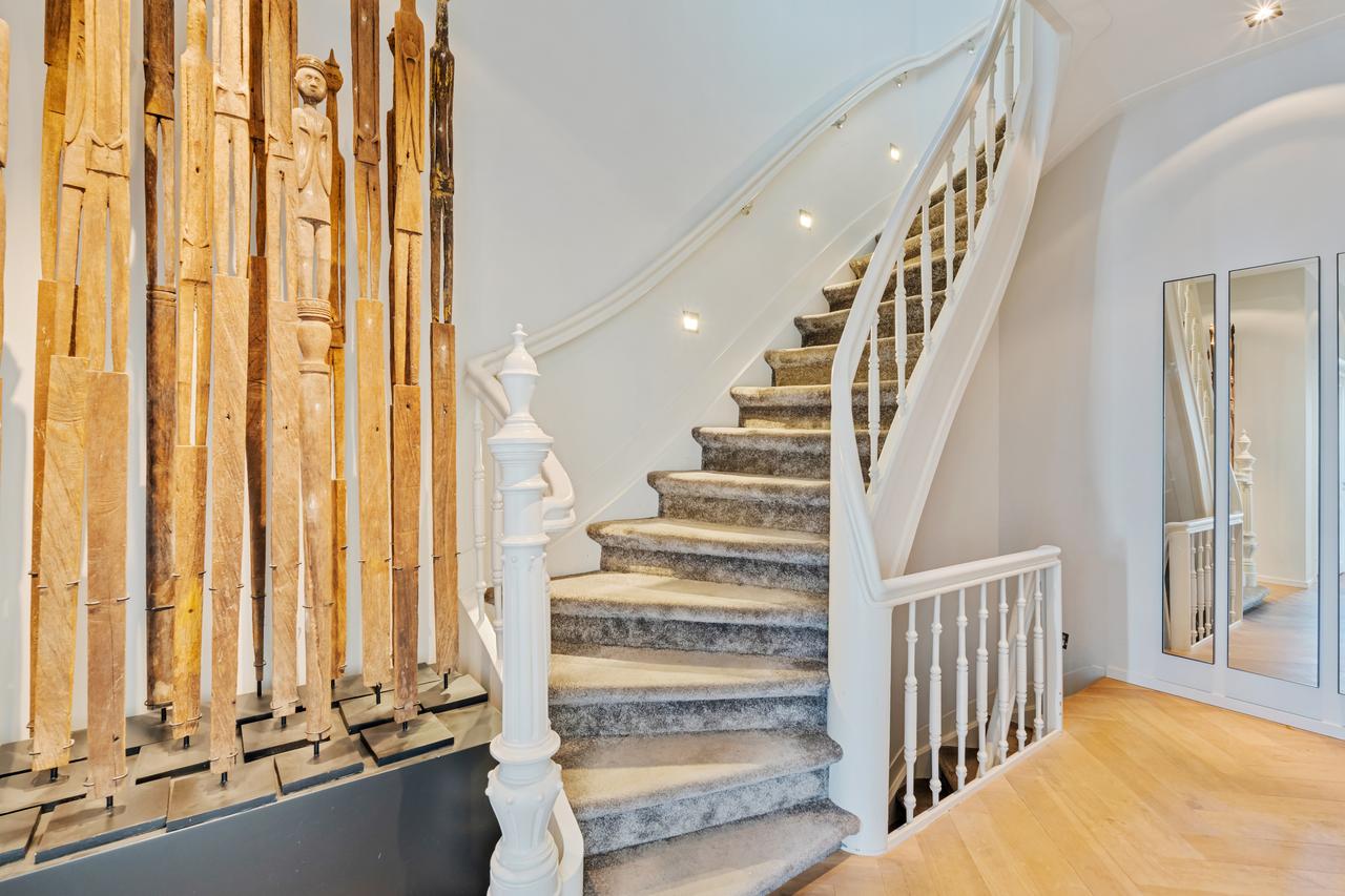 Furnished 4-Bedroom Apartment with Roof Terrace - Image 9