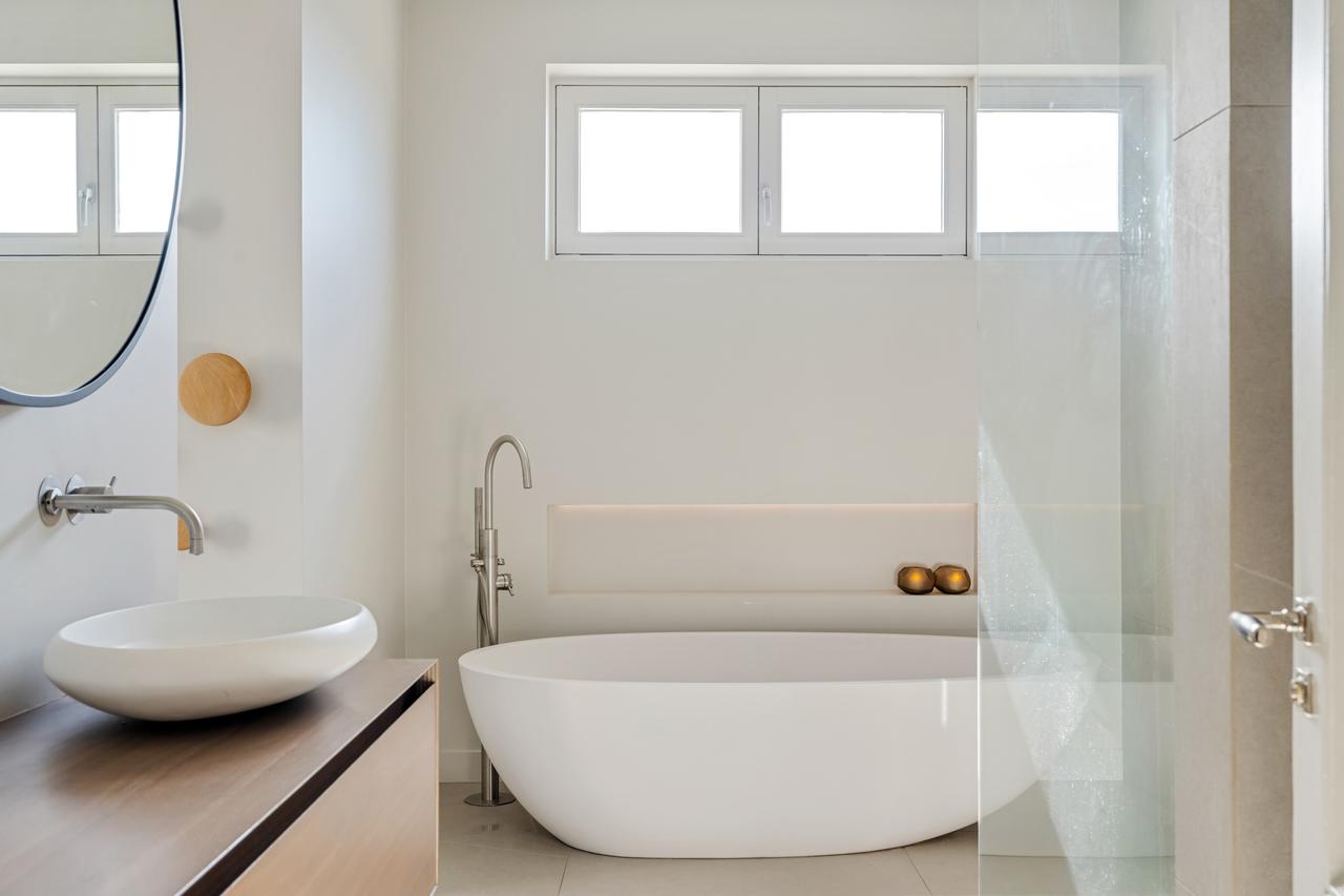 Furnished 4-Bedroom Apartment with Roof Terrace - Image 12