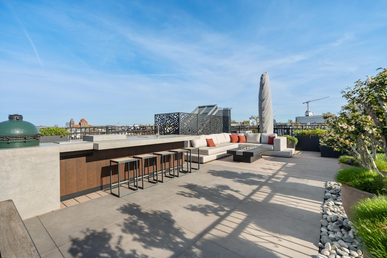 Furnished 4-Bedroom Apartment with Roof Terrace - Image 17