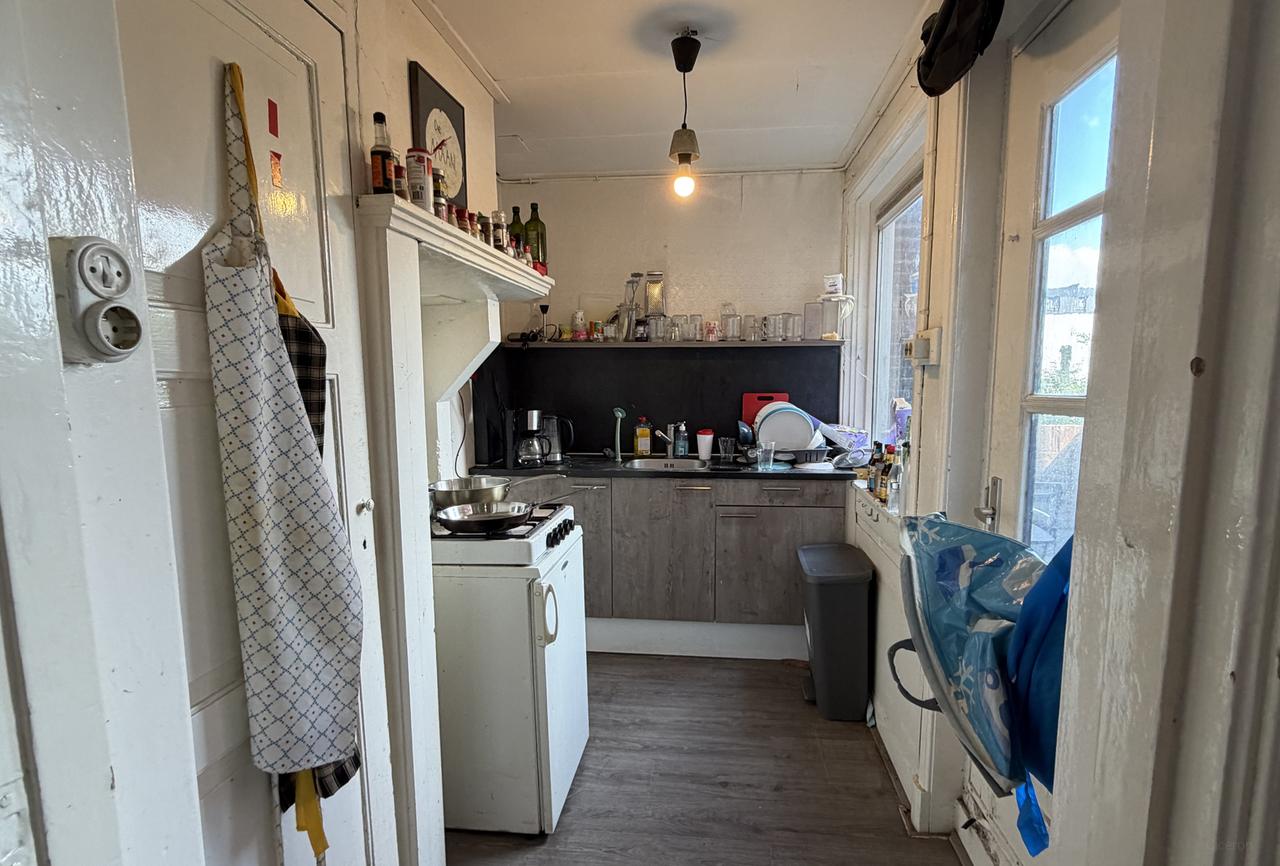 Room with rooftop terrace near city centre - Image 2