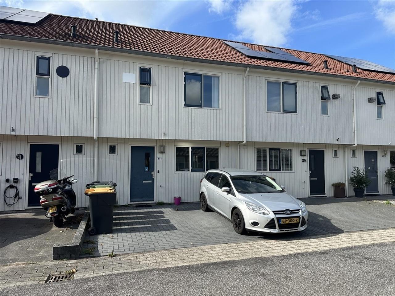 4-bedroom family home in Buitenwoel - Image 1