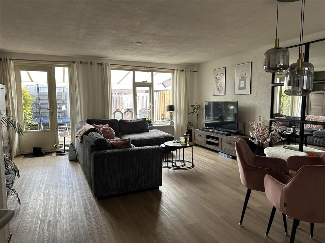 4-bedroom family home in Buitenwoel - Image 3
