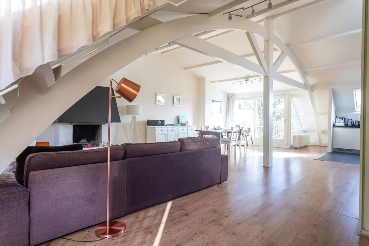 3 Bedrooms with Balcony and Rooftop Terrace - Image 6