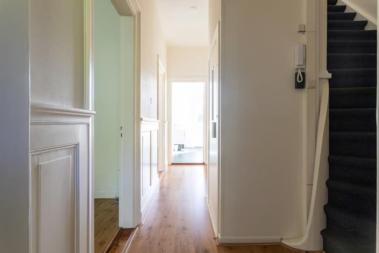3 Bedrooms with Balcony and Rooftop Terrace - Image 19