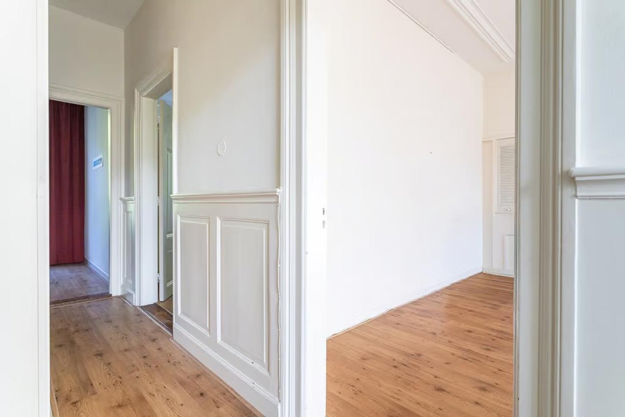 3 Bedrooms with Balcony and Rooftop Terrace - Image 21