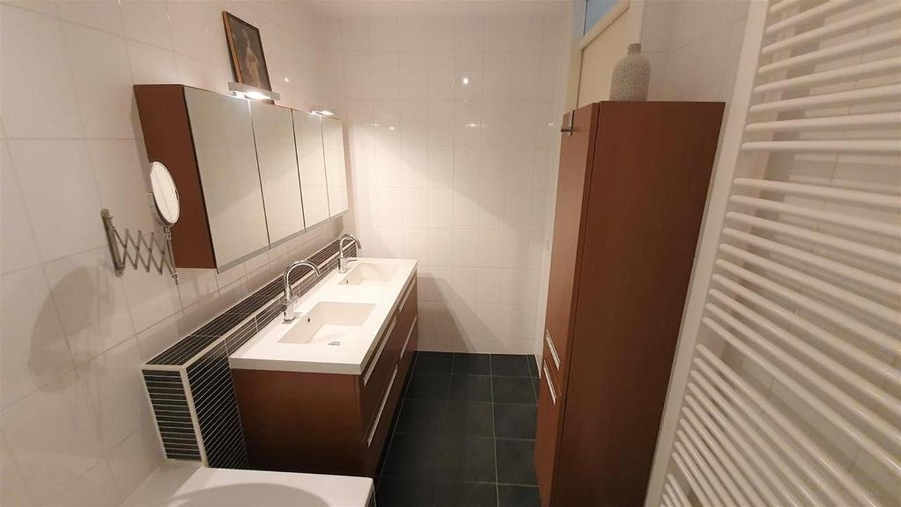 100 m² huurappartement met balkon in De Kolenkit - Afbeelding 14