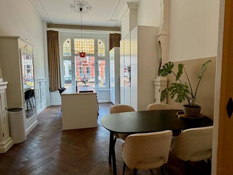 Gemeubileerd 3-kamerappartement bij station - Afbeelding 2