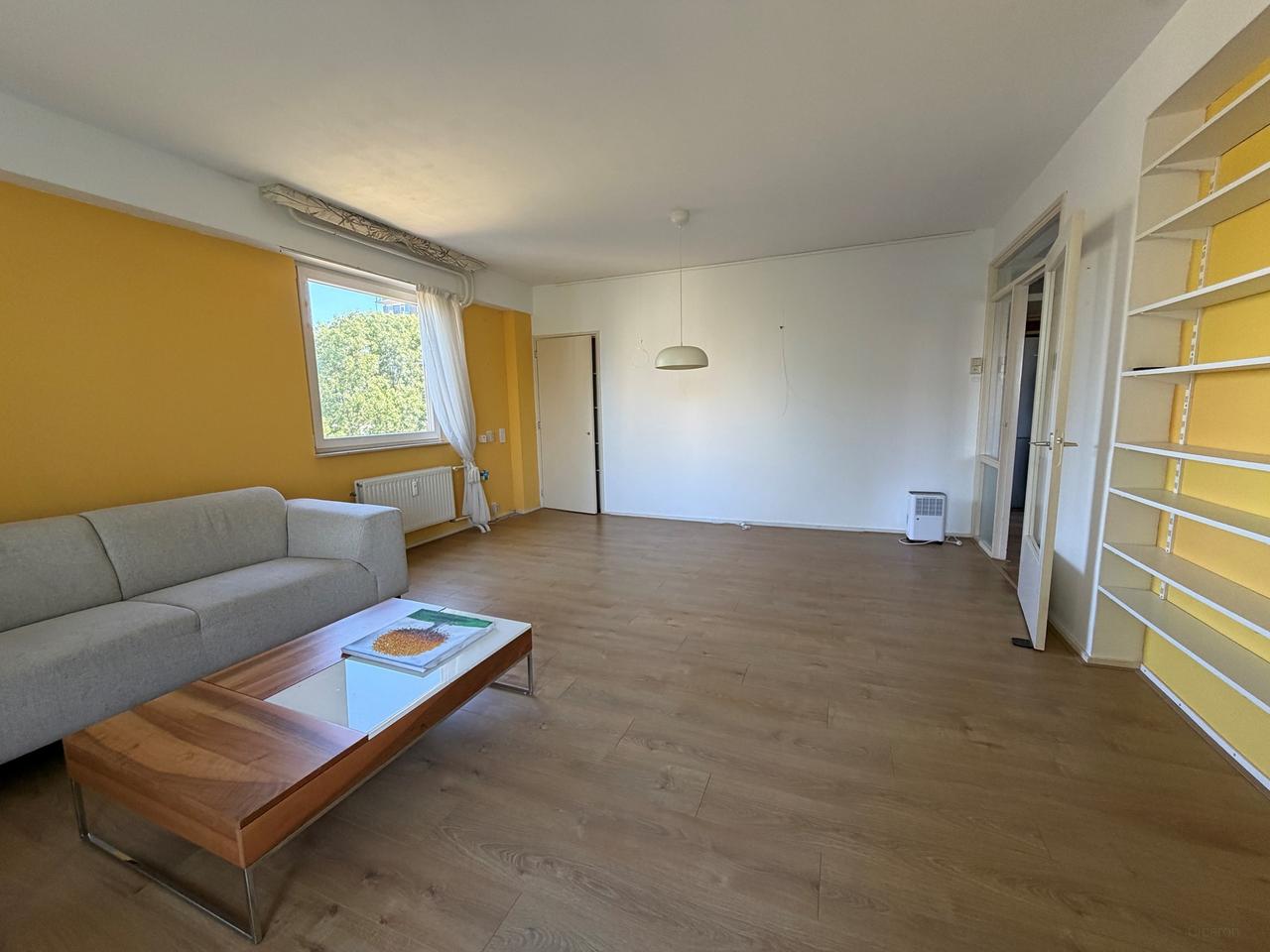 90 m² apartment with 3 bedrooms - Image 5