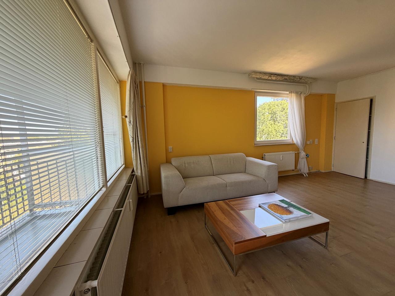 90 m² apartment with 3 bedrooms - Image 7