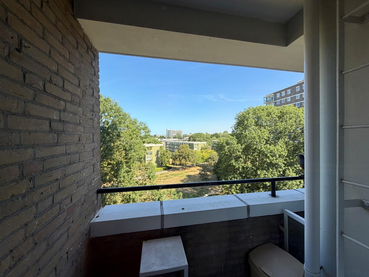 90 m² apartment with 3 bedrooms - Image 11
