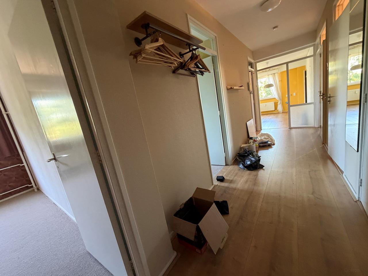 90 m² apartment with 3 bedrooms - Image 12