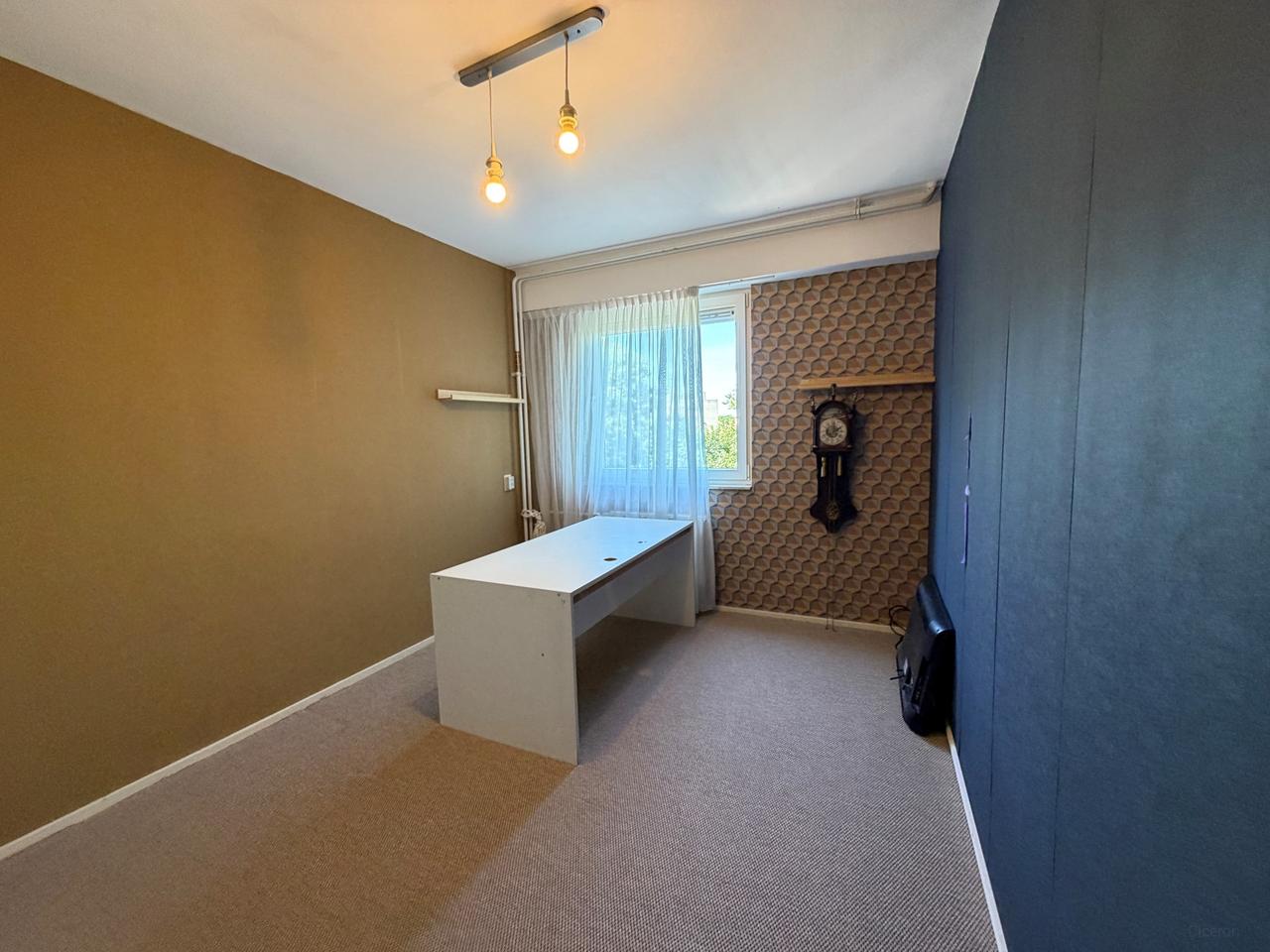 90 m² apartment with 3 bedrooms - Image 13