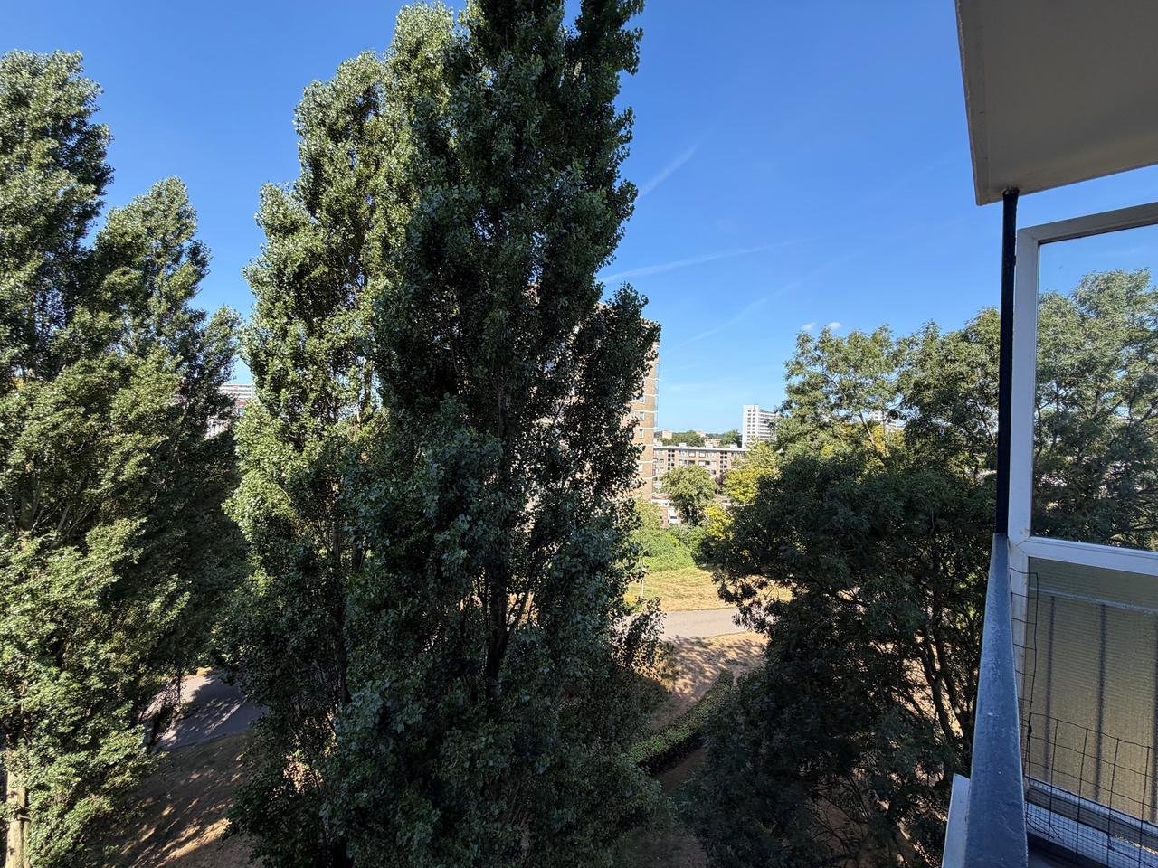 90 m² apartment with 3 bedrooms - Image 27
