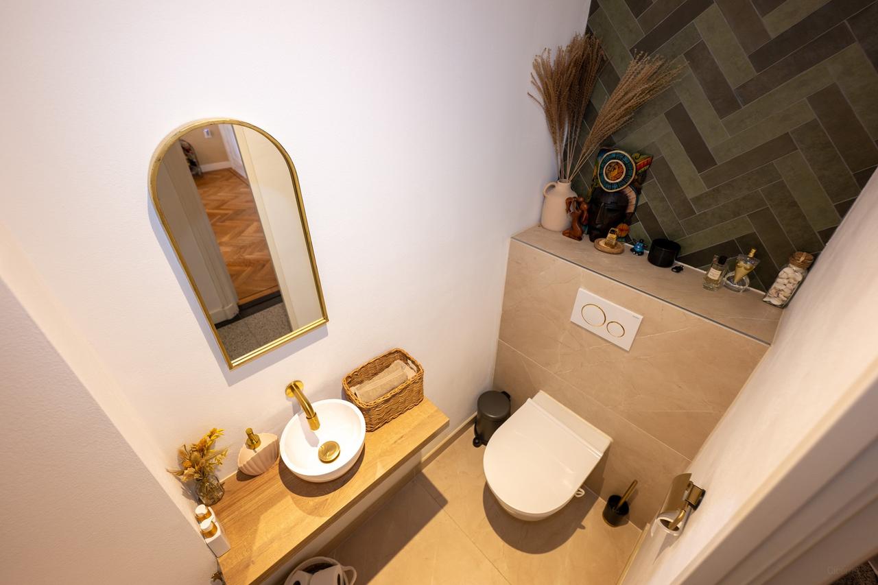 Furnished 3-Bedroom Apartment with Garden - Image 16