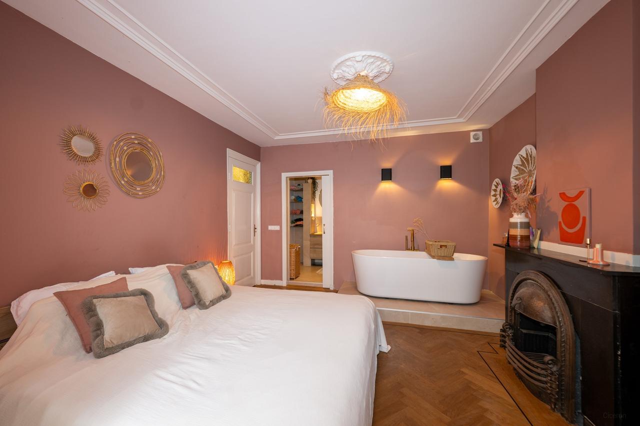 Furnished 3-Bedroom Apartment with Garden - Image 18