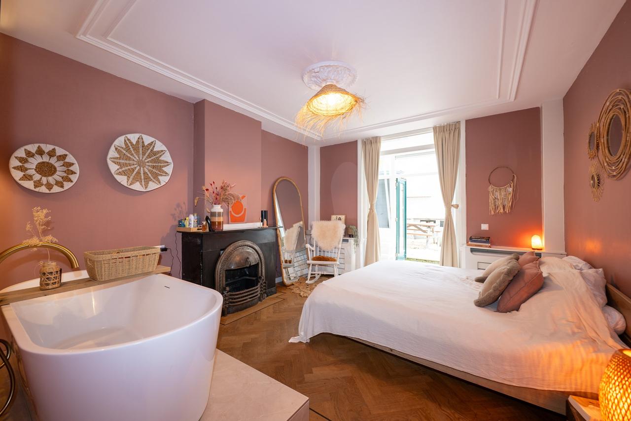 Furnished 3-Bedroom Apartment with Garden - Image 20