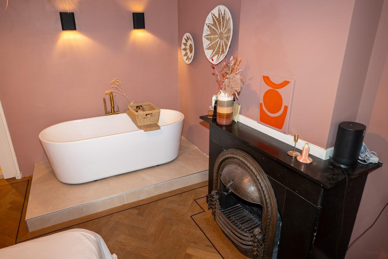 Furnished 3-Bedroom Apartment with Garden - Image 21