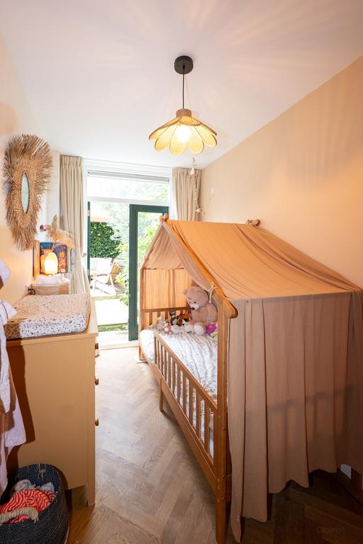 Furnished 3-Bedroom Apartment with Garden - Image 32
