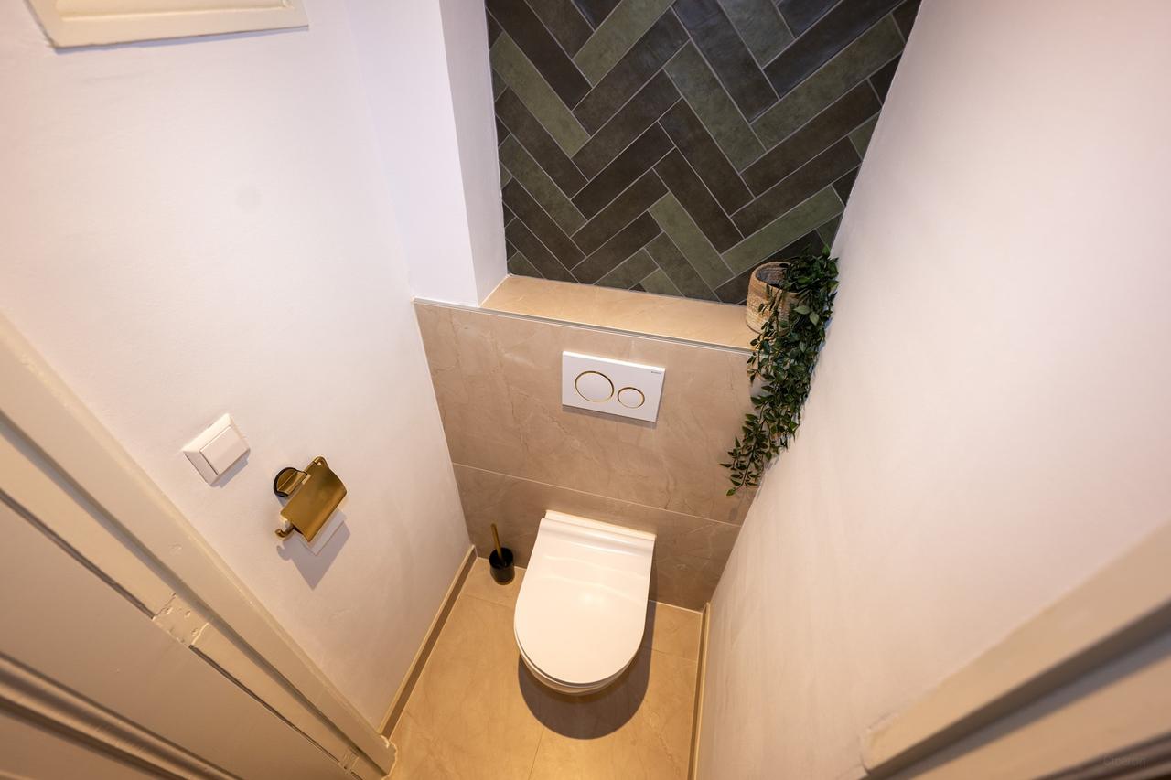Furnished 3-Bedroom Apartment with Garden - Image 35