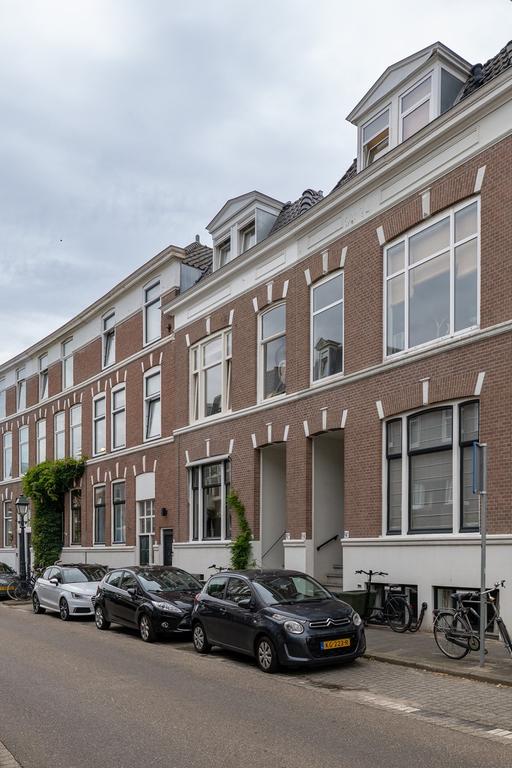 Furnished 3-Bedroom Apartment with Garden - Image 39