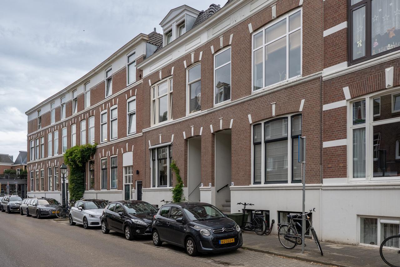 Furnished 3-Bedroom Apartment with Garden - Image 40