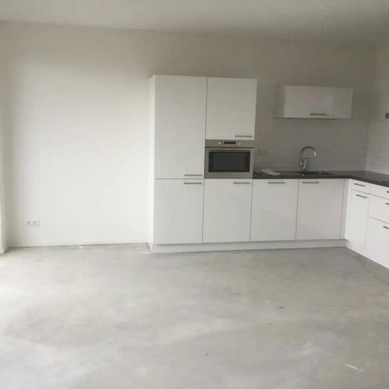 2-Bedroom Apartment with Balcony in Terwijde - Image 3