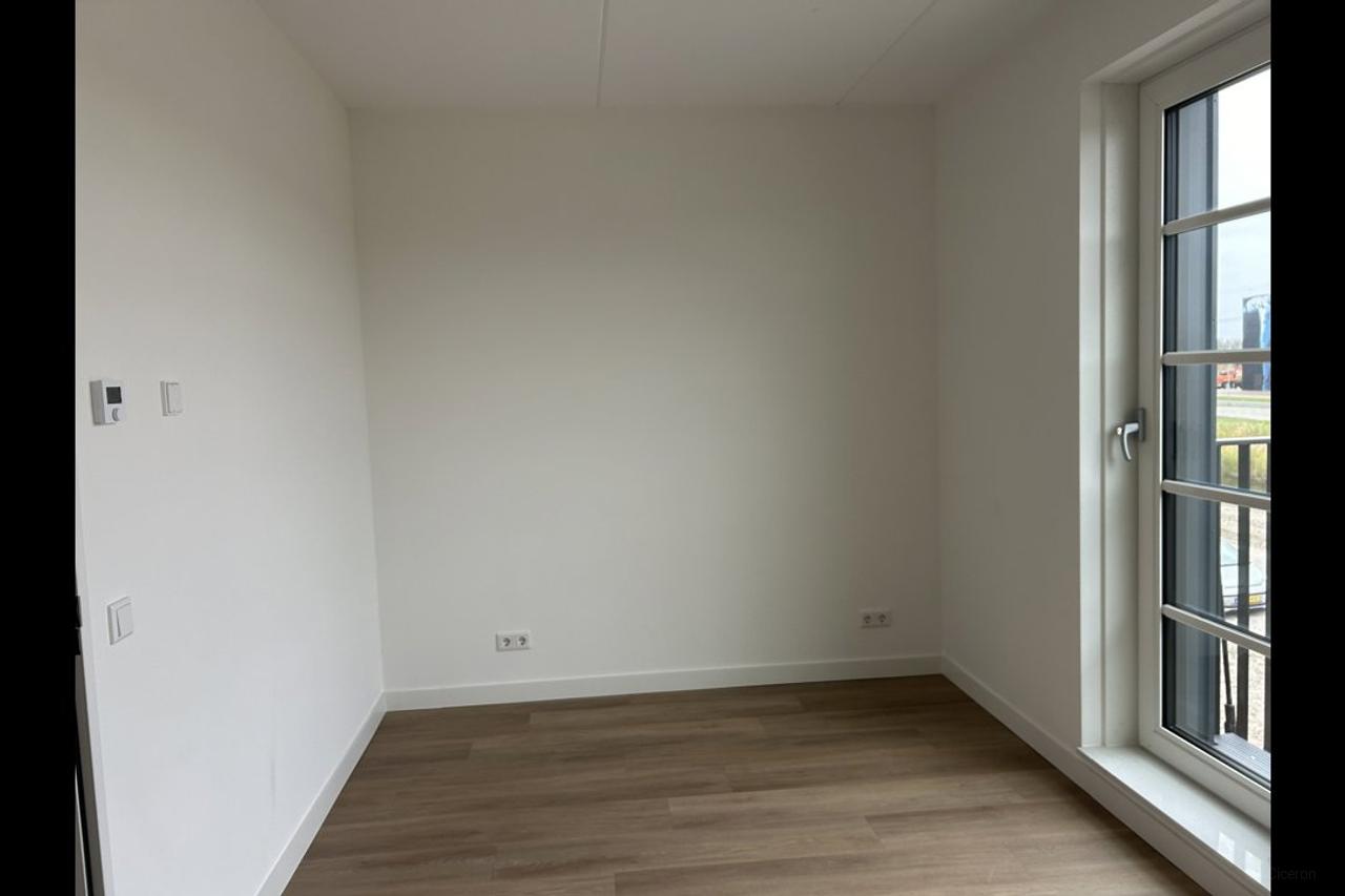 Nieuw huis met 4 slaapkamers en tuin - Afbeelding 5