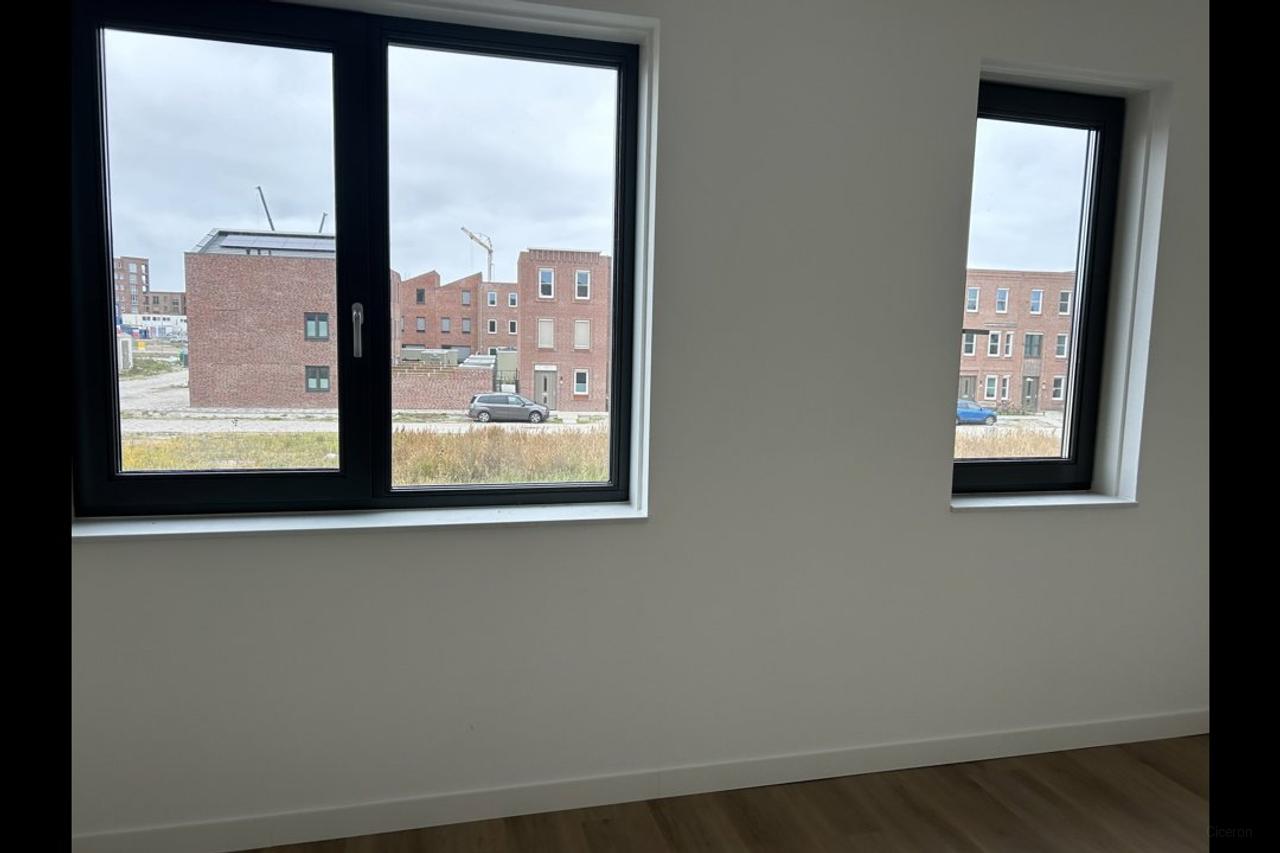 Nieuw huis met 4 slaapkamers en tuin - Afbeelding 8