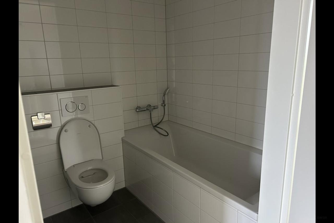 Nieuw huis met 4 slaapkamers en tuin - Afbeelding 9