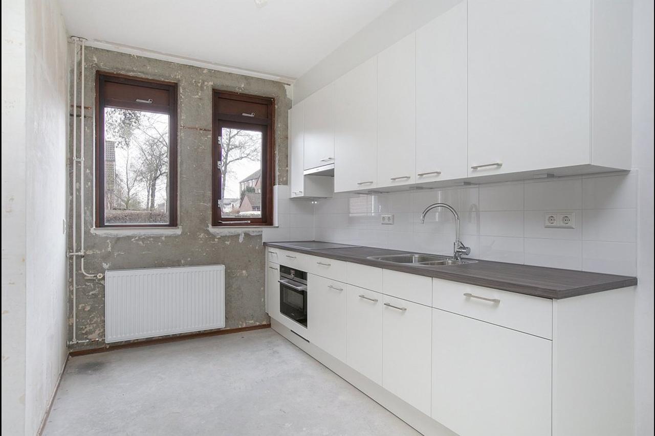 128 m² home with five bedrooms - Image 5