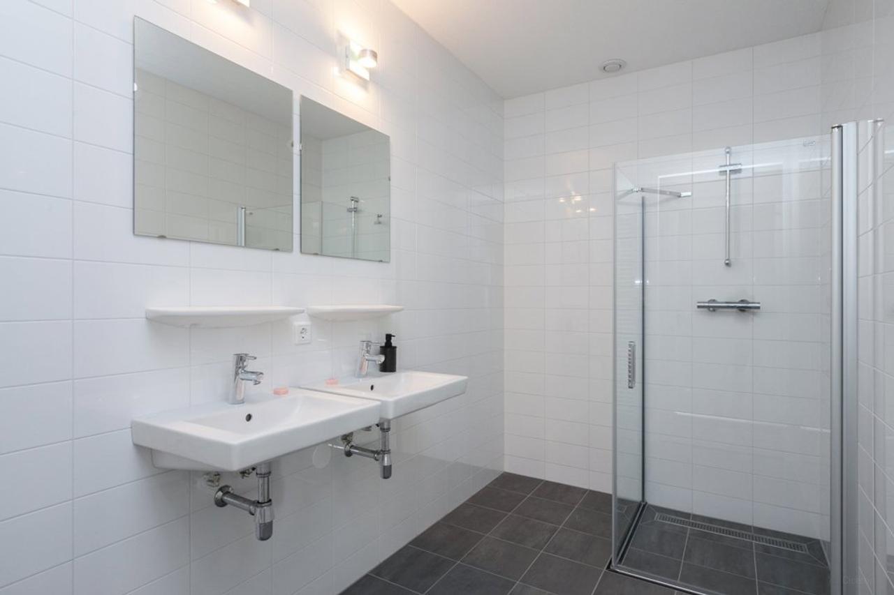 93 m² apartment with 3 bedrooms - Image 2