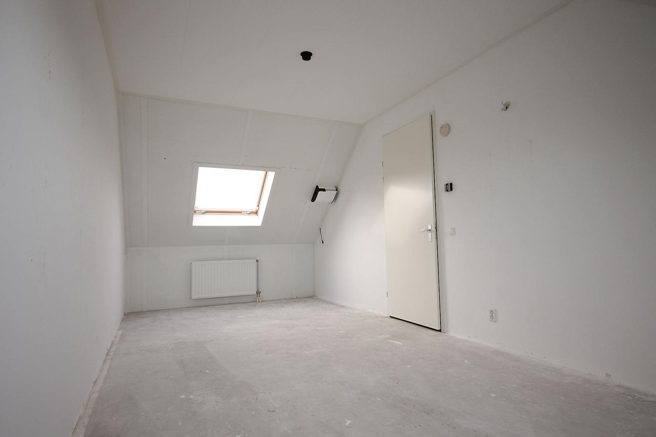 146 m² Corner House with Terrace - Image 8