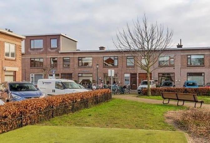 2-Bedroom Apartment with Balcony in Houtwijk - Image 11