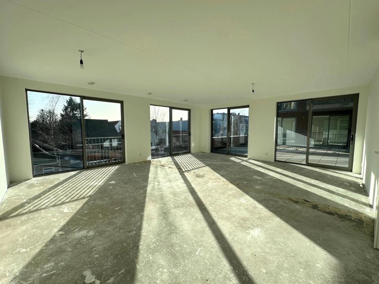 3-Room Apartment with 63 m² Terrace - Image 1