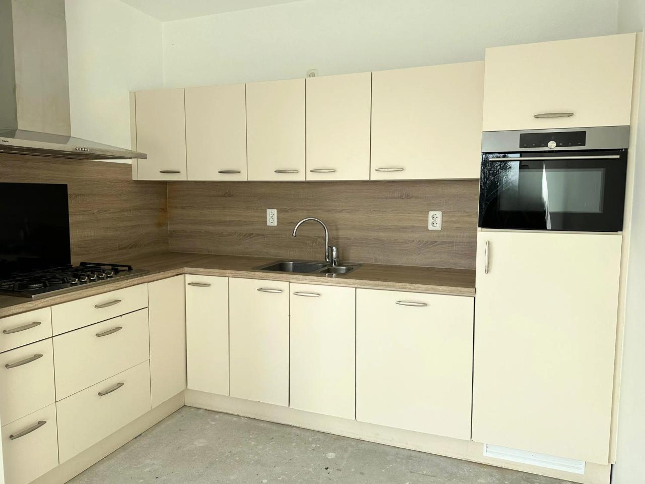 3-Room Apartment with 63 m² Terrace - Image 6