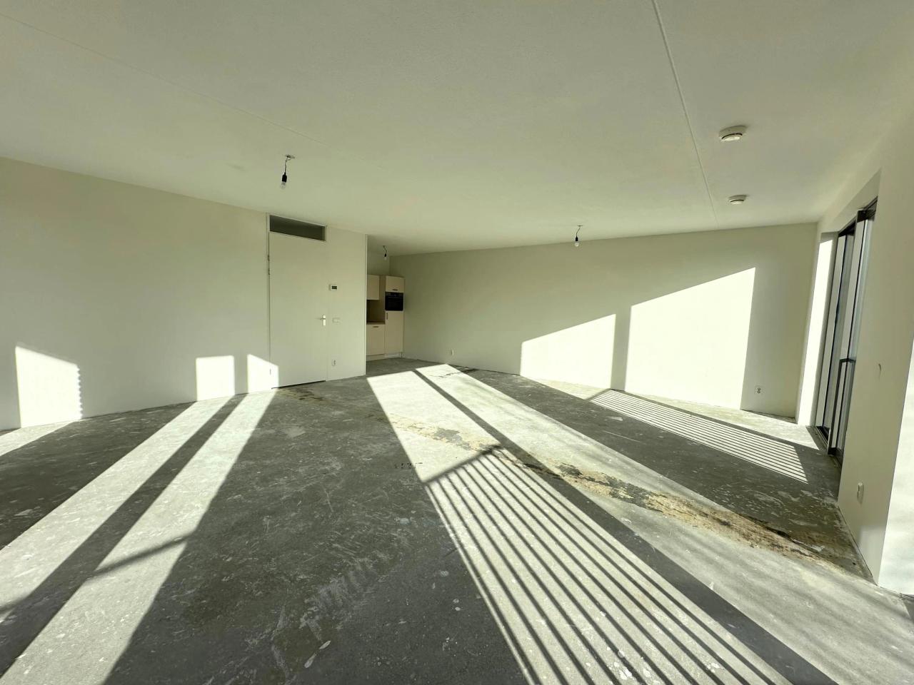 3-Room Apartment with 63 m² Terrace - Image 10