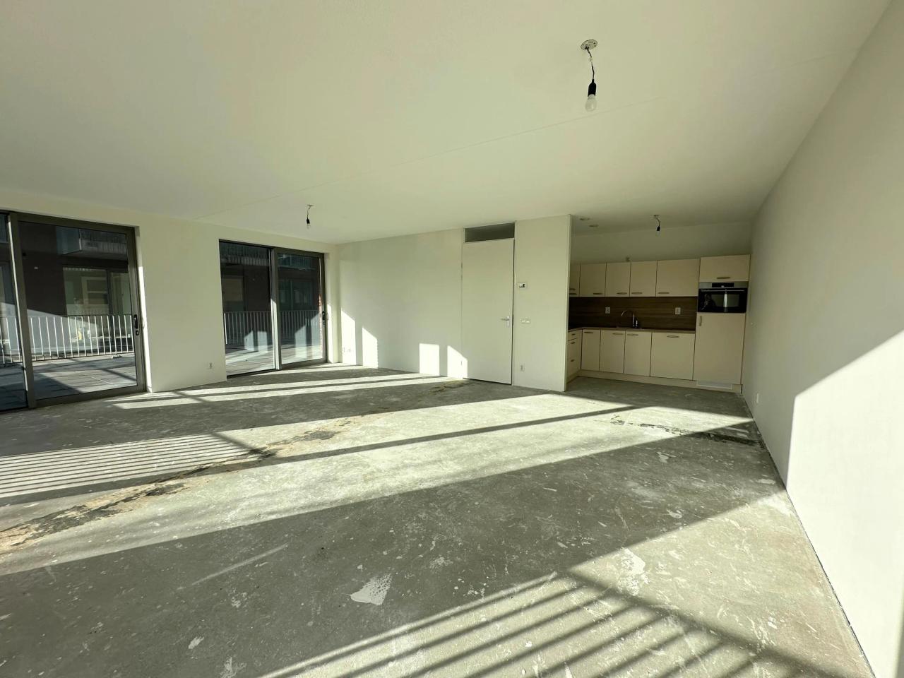 3-Room Apartment with 63 m² Terrace - Image 11