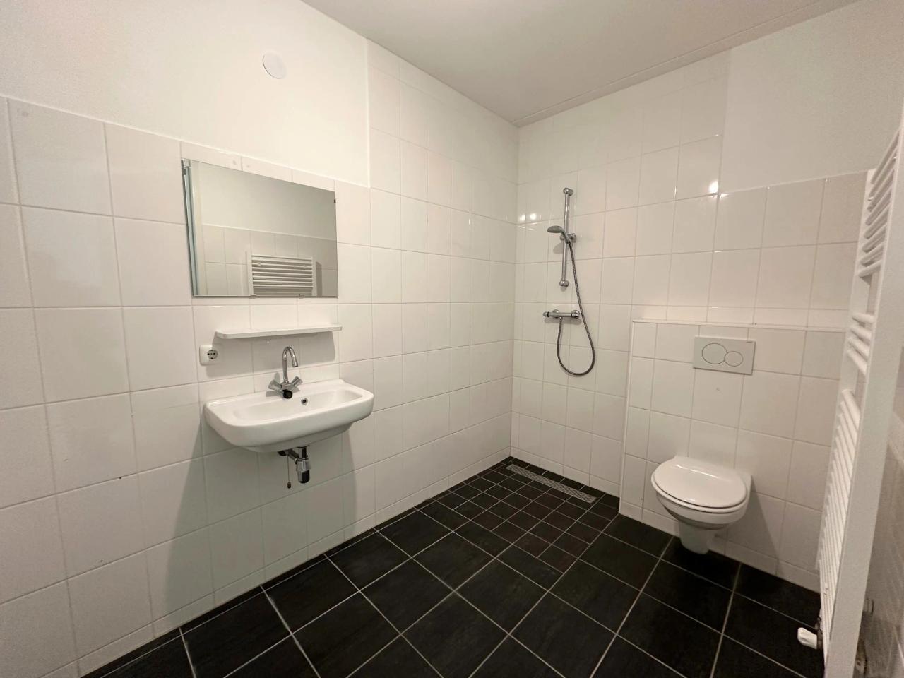 3-Room Apartment with 63 m² Terrace - Image 16