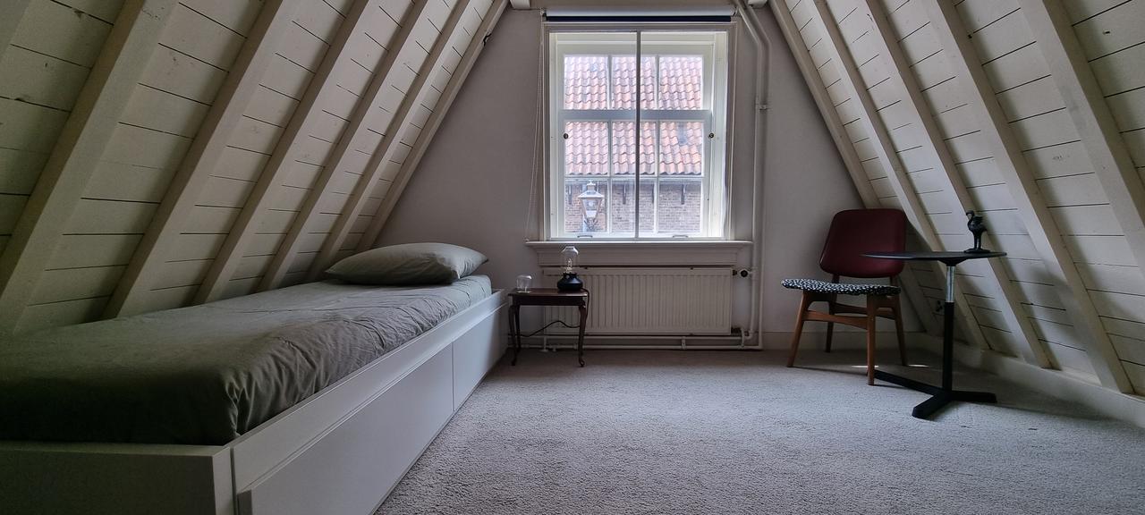 Furnished house with deep garden in Leiden - Image 16