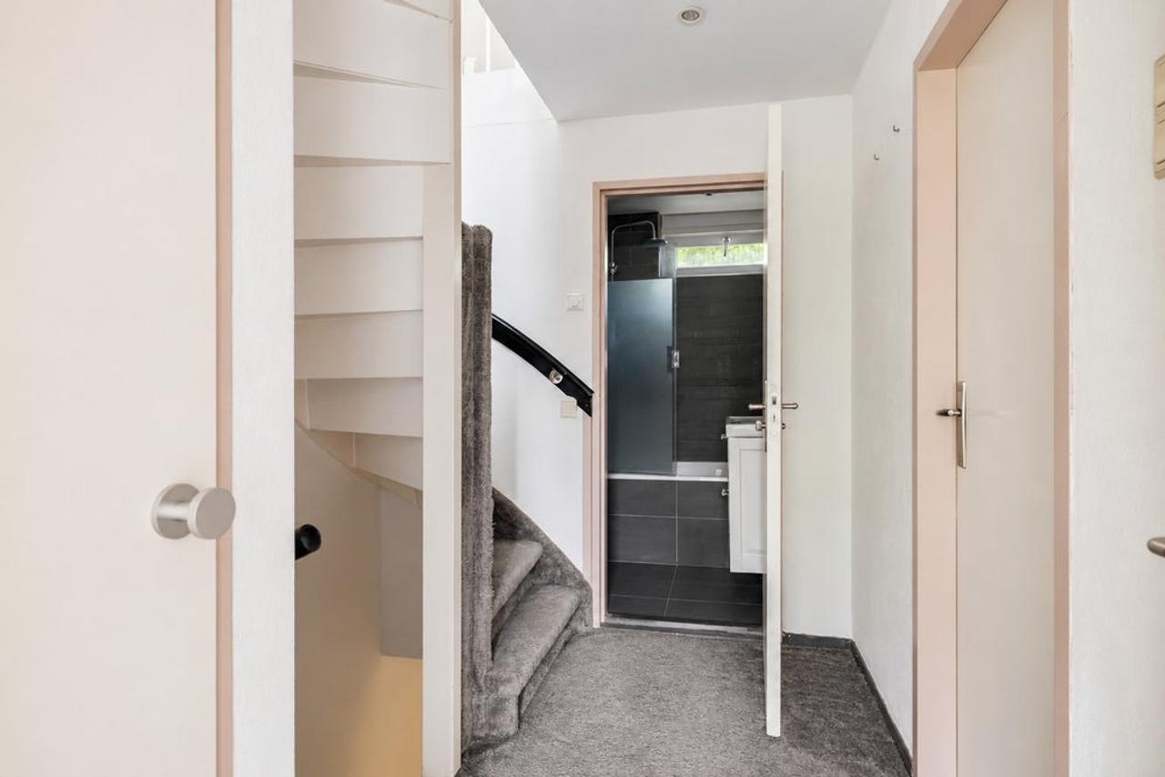 Gemeubileerde hoekwoning met 4 slaapkamers - Afbeelding 24