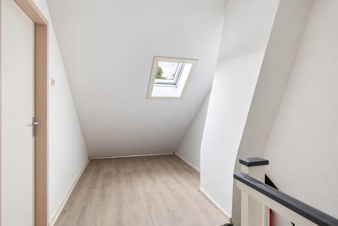 Gemeubileerde hoekwoning met 4 slaapkamers - Afbeelding 36